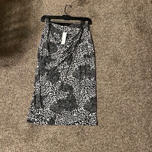 White House Black Market Hot Spot pencil skirt